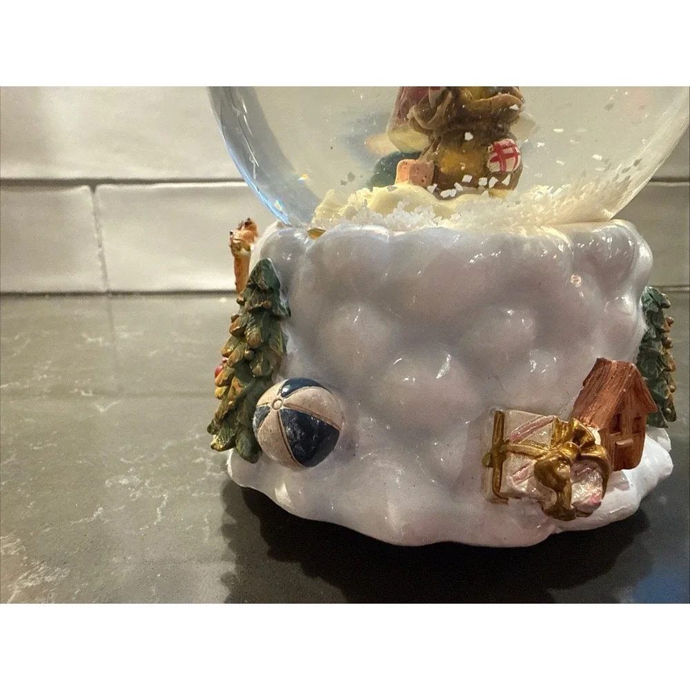 Santa Snow Globe Musical -